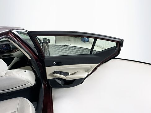 Used 2025 Nissan Altima 2.5 SV image 28