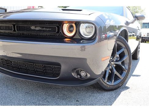 Used 2019 Dodge Challenger SXT w/ Driver Convenience Group RWD image 9