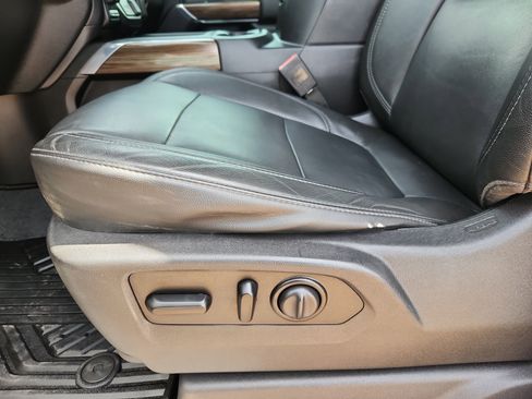 Used 2020 Chevrolet Silverado 1500 LT Trail Boss image 10