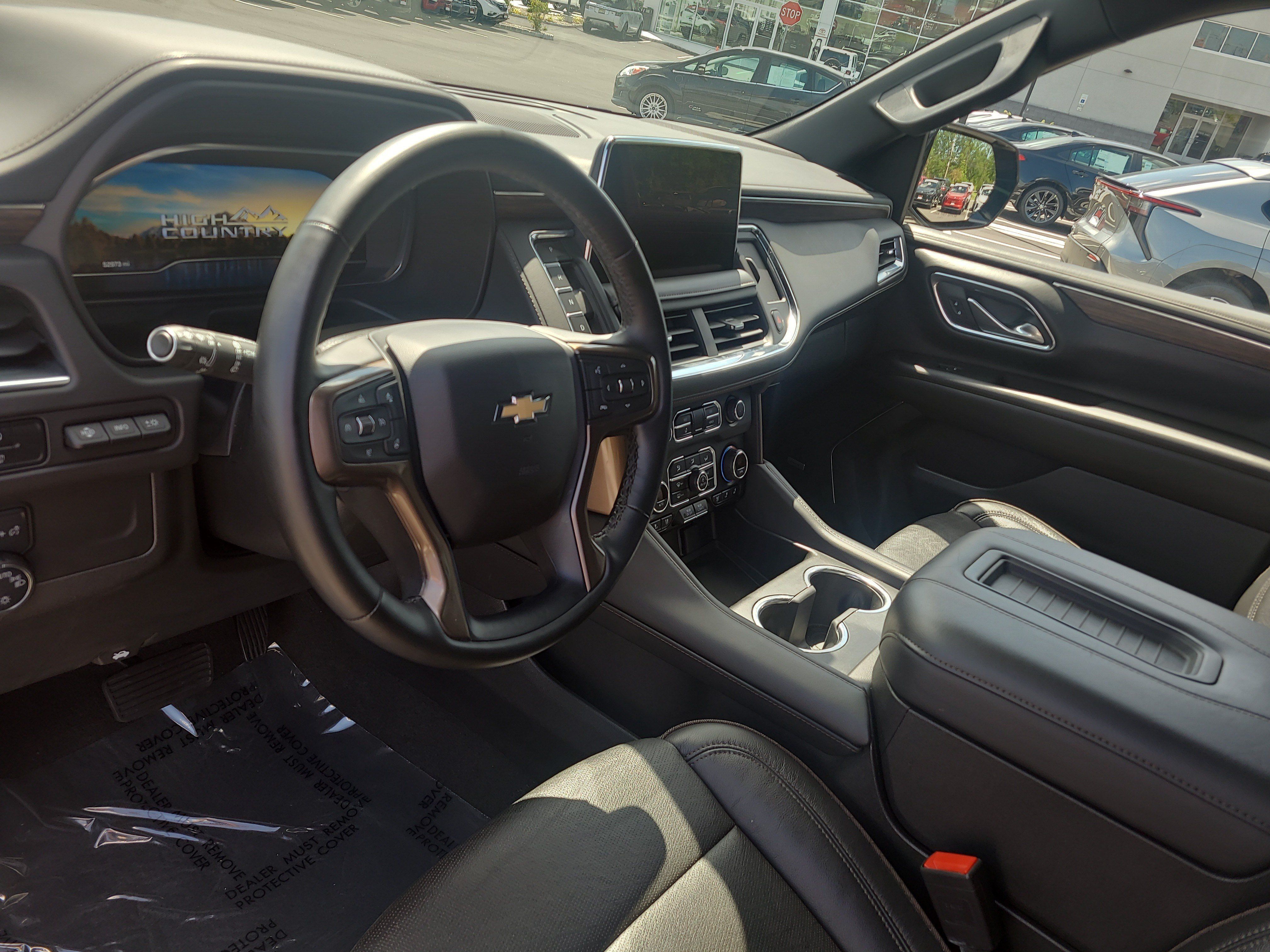 Used 2024 Chevrolet Suburban High Country AWD/4WD image 15