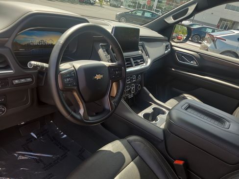 Used 2024 Chevrolet Suburban High Country AWD/4WD image 15
