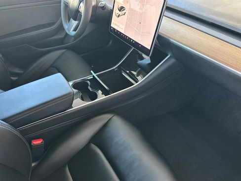 Used 2020 Tesla Model 3 Standard Range Plus image 15