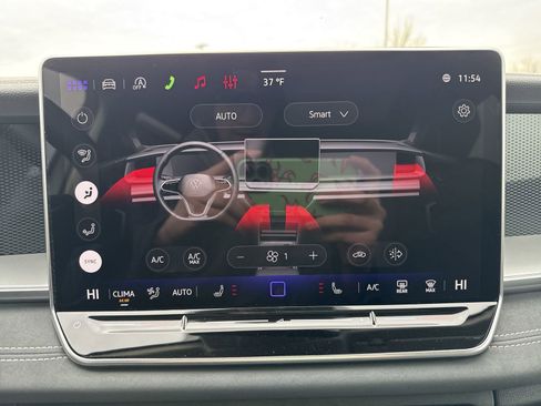 New 2026 Volkswagen Tiguan SE image 19