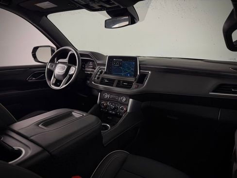 Used 2023 GMC Yukon XL SLT w/ SLT Premium Package image 21