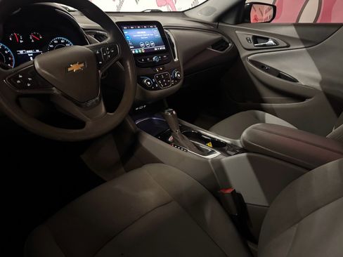 Used 2020 Chevrolet Malibu LT image 18
