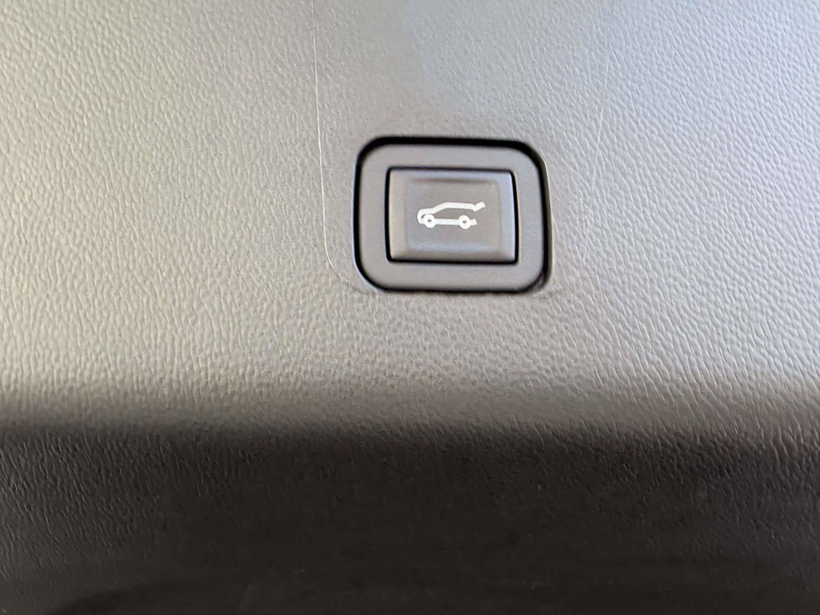 Certified 2023 Chevrolet Traverse RS AWD/4WD image 8