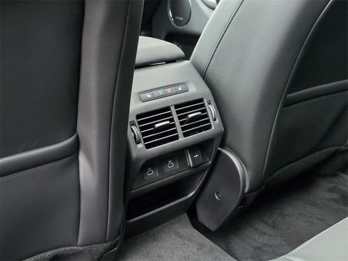 New 2025 Land Rover Discovery Sport Dynamic SE image 27