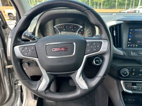 Used 2024 GMC Terrain SLE FWD image 18