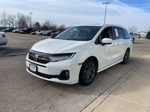 Used 2025 Honda Odyssey Touring image 2