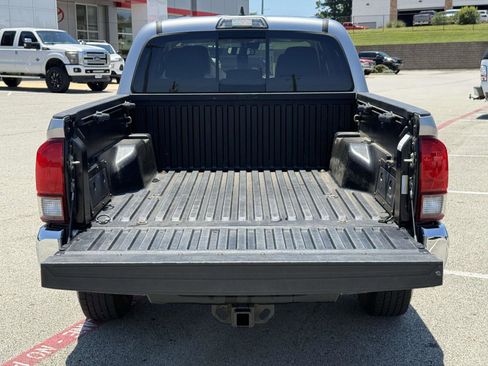 Used 2018 Toyota Tacoma SR5 RWD image 5
