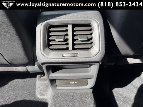 Used 2022 Volkswagen Taos SE image 17