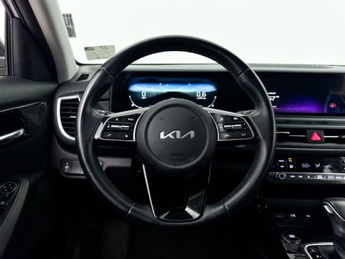 Certified 2024 Kia Seltos EX FWD image 4