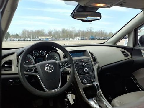 Used 2016 Buick Verano FWD image 9