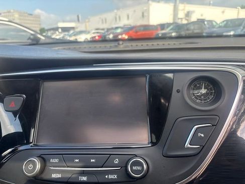 Used 2017 Buick Envision Essence FWD image 13