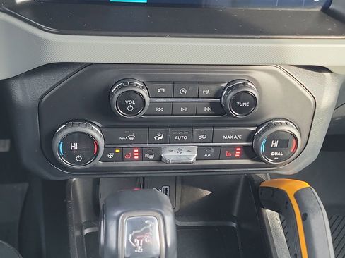 Used 2021 Ford Bronco Badlands image 19