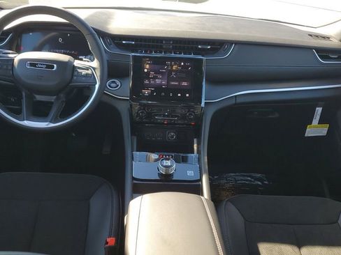 New 2025 Jeep Grand Cherokee L Altitude image 12