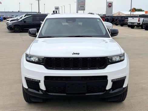 Used 2024 Jeep Grand Cherokee L Limited w/ Black Appearance Package AWD/4WD image 38
