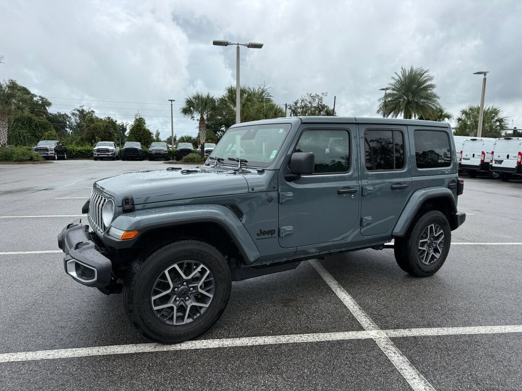 Used 2026 Jeep Wrangler Unlimited Sahara AWD/4WD image 7