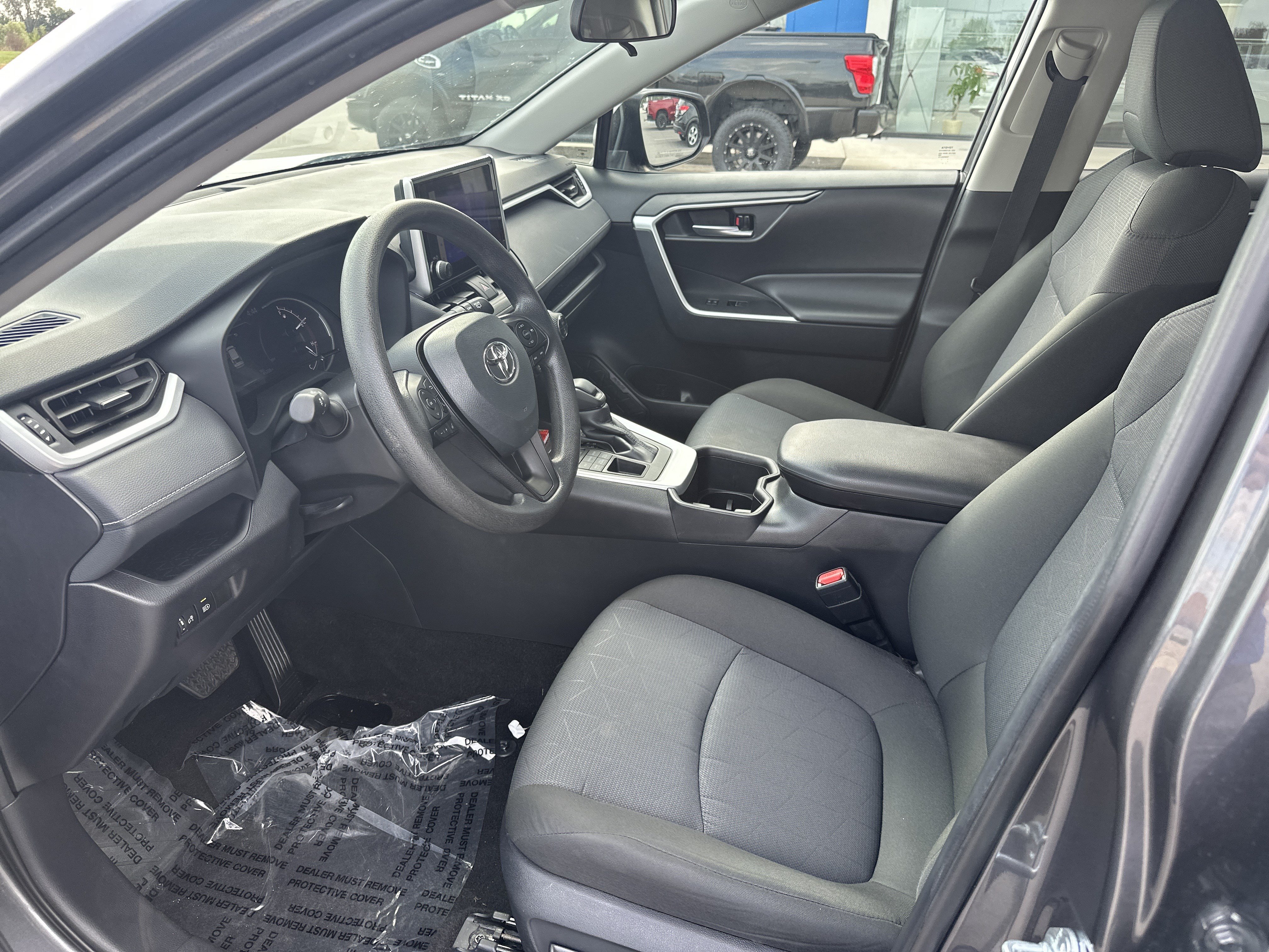Used 2025 Toyota RAV4 XLE AWD/4WD image 8