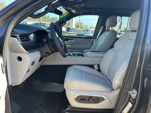 New 2026 Jeep Grand Wagoneer Limited AWD/4WD image 10
