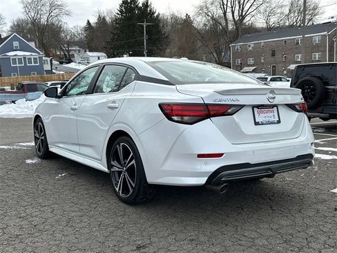 Used 2022 Nissan Sentra SR image 2