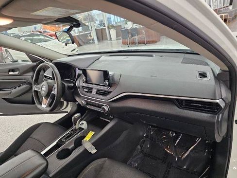 Used 2022 Nissan Altima 2.5 S FWD image 14