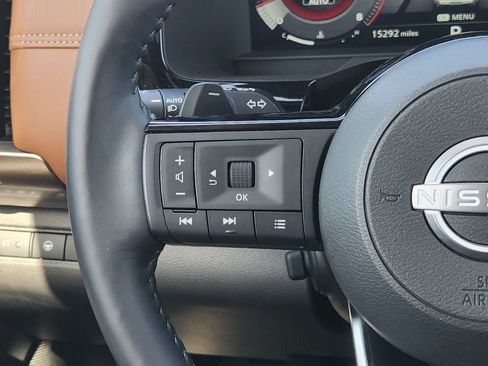 Used 2025 Nissan Pathfinder Platinum AWD/4WD image 31