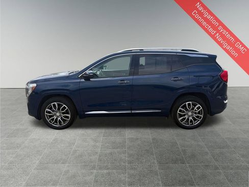 Used 2022 GMC Terrain Denali w/ Denali Premium Package AWD/4WD image 3