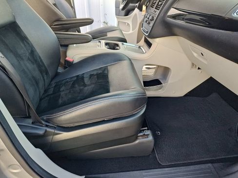 Used 2018 Dodge Grand Caravan SXT FWD image 30