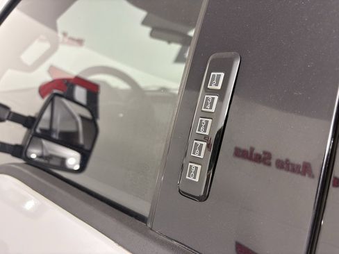 Used 2019 Ford F250 XLT w/ XLT Premium Package image 12