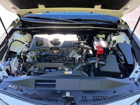 Used 2019 Toyota Camry LE FWD image 21