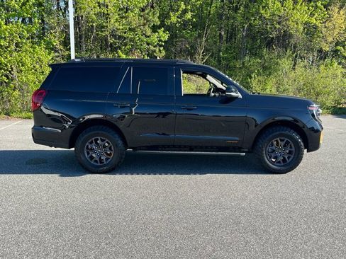 Certified 2025 Ford Expedition Tremor AWD/4WD image 3