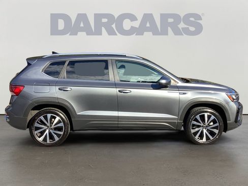 Used 2024 Volkswagen Taos SE image 8