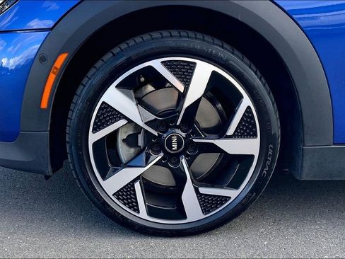 Certified 2025 MINI Cooper S image 10