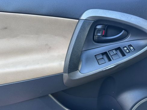 Used 2010 Toyota RAV4 4WD image 11