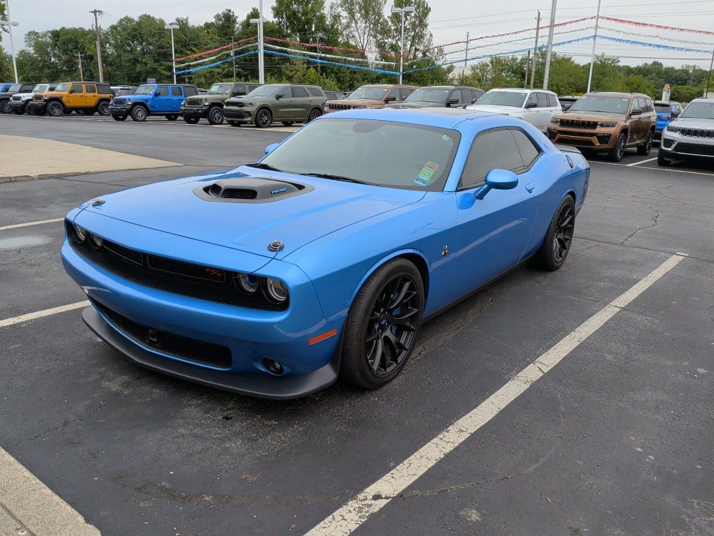 Used 2016 Dodge Challenger R/T Scat Pack RWD image 2