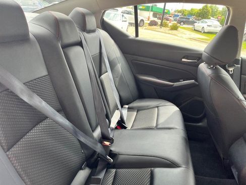 Used 2023 Nissan Altima 2.5 SR FWD image 14