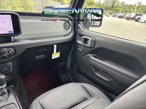Used 2025 Jeep Wrangler Unlimited Sport AWD/4WD image 14