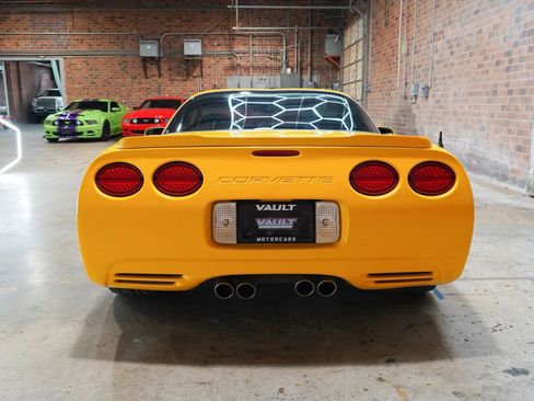 Used 2003 Chevrolet Corvette Z06 w/ Memory Package, 3 Drivers RWD image 11