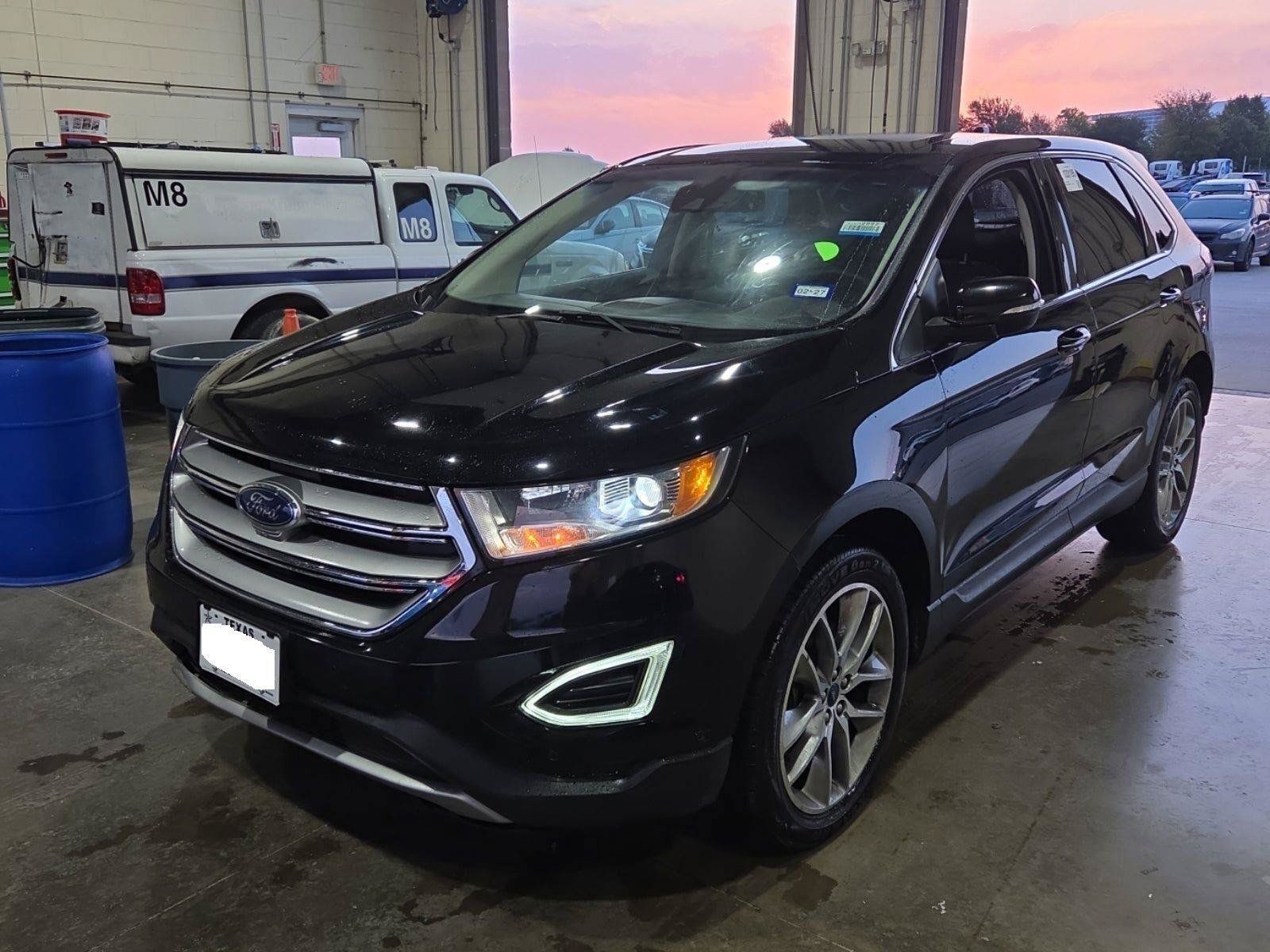Used 2018 Ford Edge Titanium w/ Equipment Group 302A FWD image 2