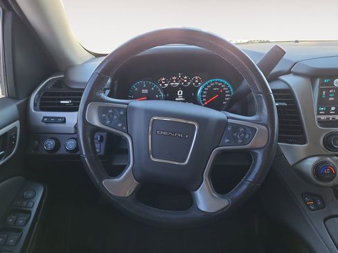 Used 2018 GMC Yukon Denali w/ Denali Ultimate Package AWD/4WD image 12