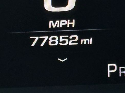 Used 2017 Chevrolet Suburban LT image 17