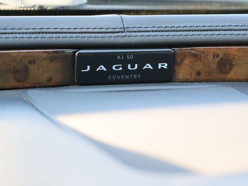 Used 2019 Jaguar XJ L Portfolio image 22