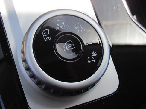 New 2026 Mitsubishi Outlander ES image 28