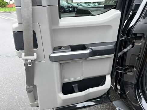 Used 2018 Ford F150 XLT w/ Equipment Group 302A Luxury AWD/4WD image 11