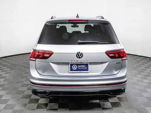 Certified 2022 Volkswagen Tiguan SE R-Line image 31