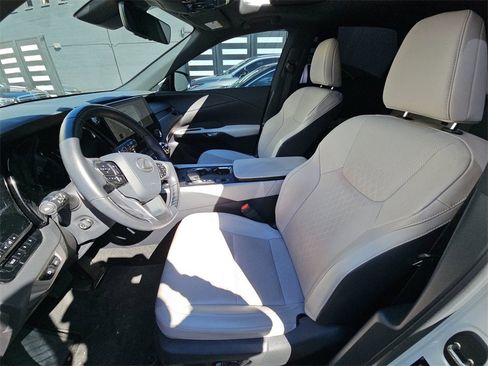 Used 2024 Lexus RX 350 Premium w/ Accessory Package (Z1) image 8