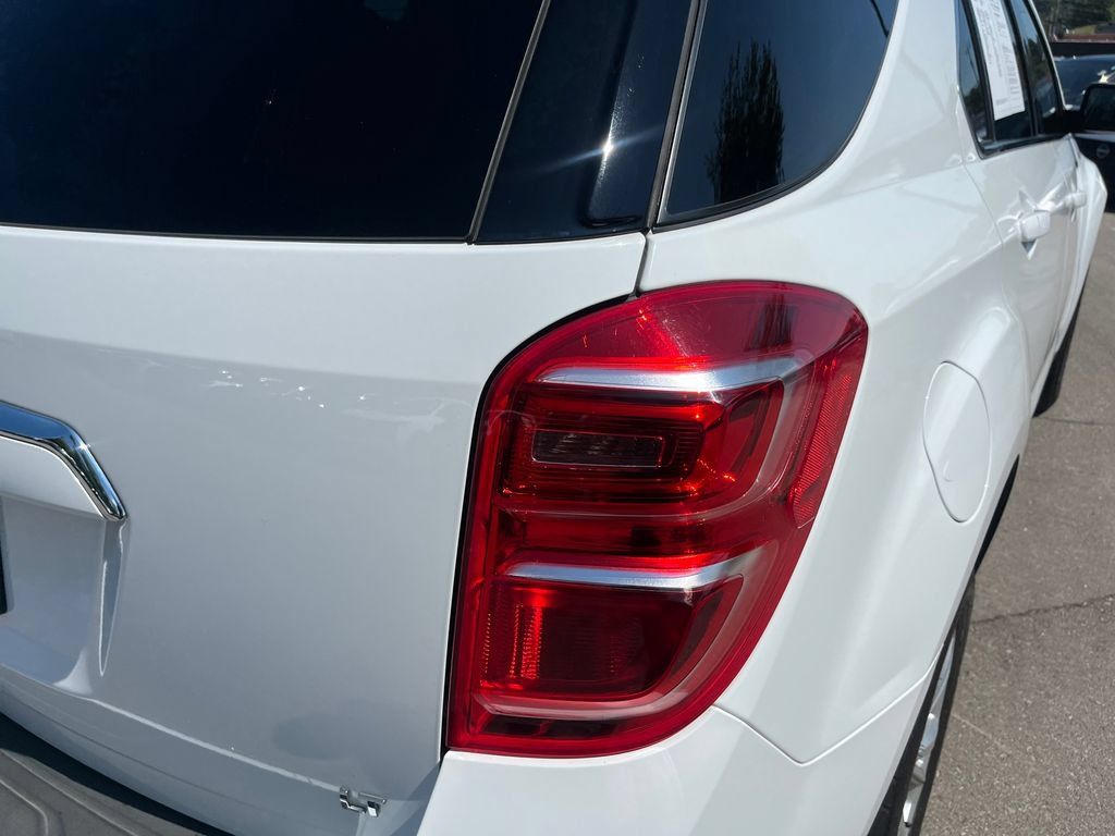 Used 2017 Chevrolet Equinox LT FWD image 42