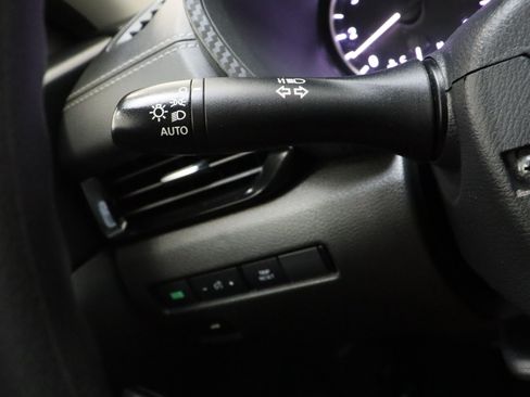 Used 2024 Nissan Sentra SV FWD image 24
