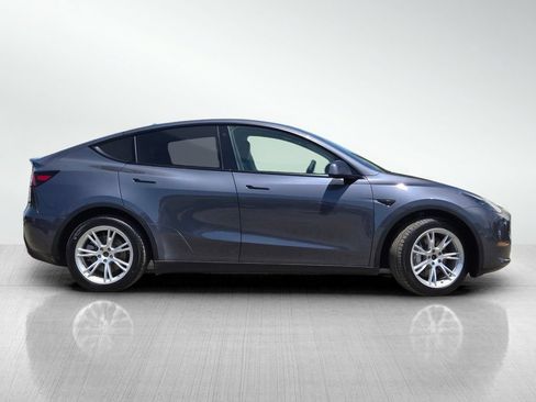 Used 2023 Tesla Model Y Long Range AWD/4WD image 4
